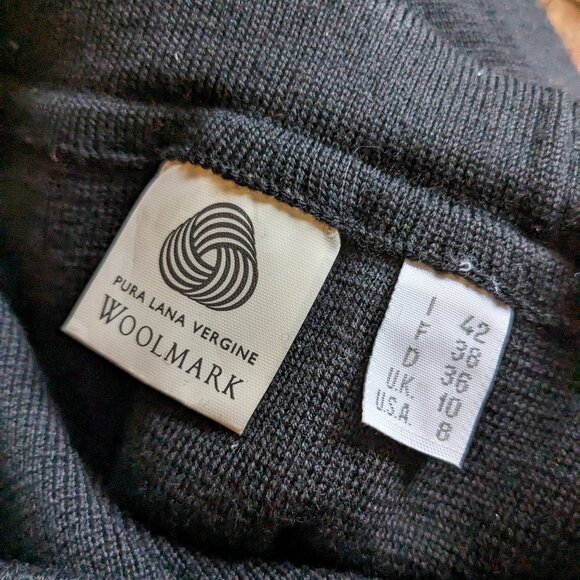 Elegant Black Pencil Skirt - Picture 6 of 8